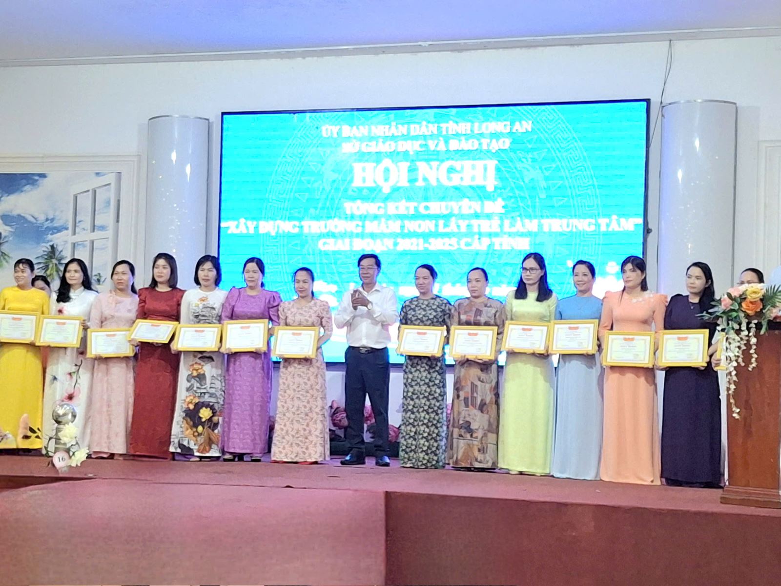 Đơn vị nhận giấy khen thực hiện tốt chuyên đề "Xây dựng trường mầm non lấy trẻ làm trung tâm" giai đoạn 2021-2025
